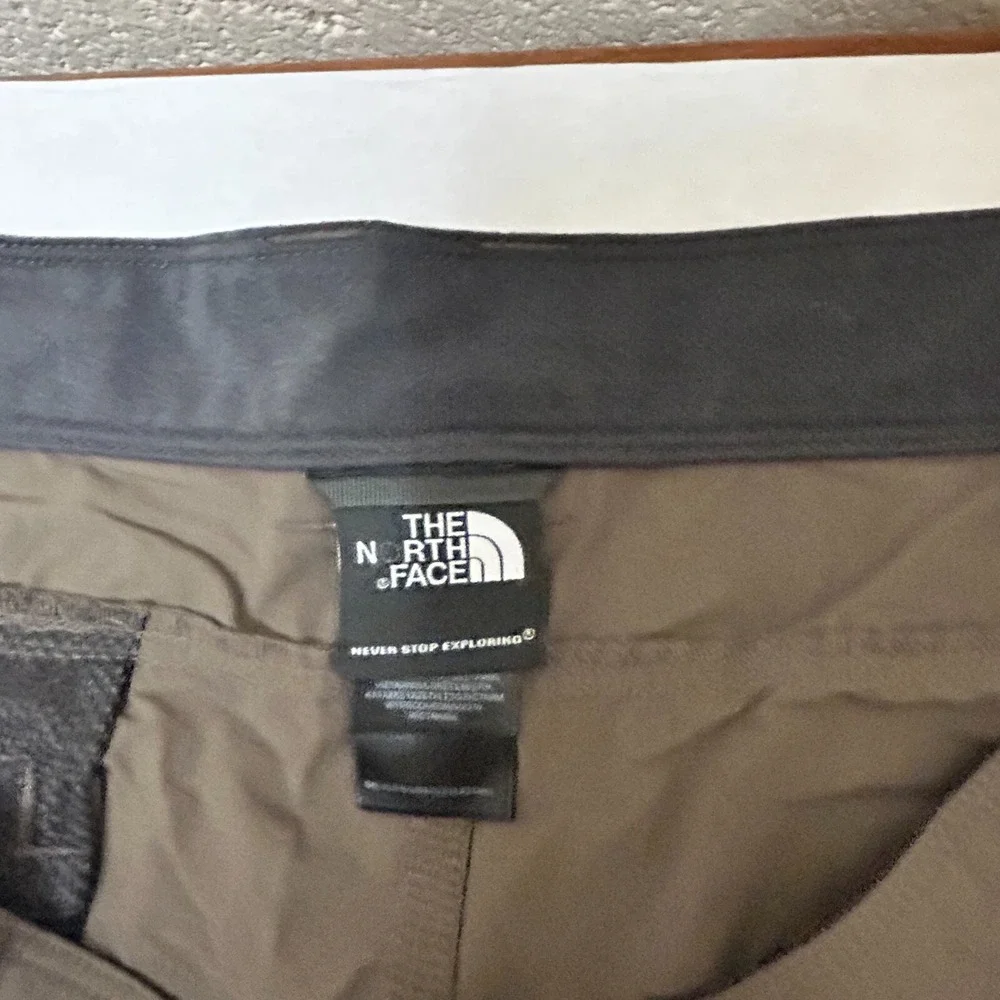 The North Face Chino Short Mens 38 Brown‎ Hiking Camping Flat Front Belt Loops